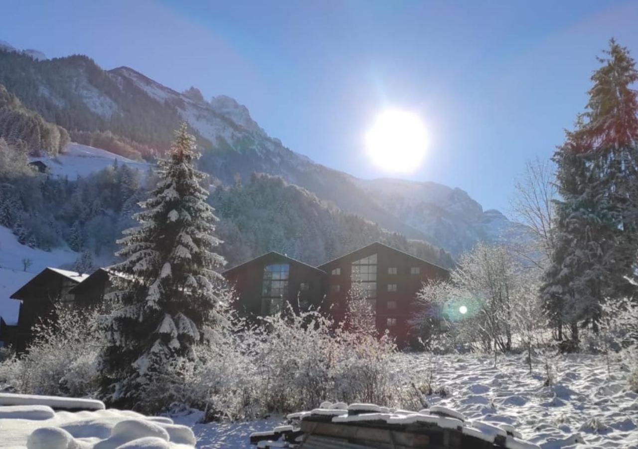 Aparthotel Mountain River Resort Val d'Illiez Bagian luar foto