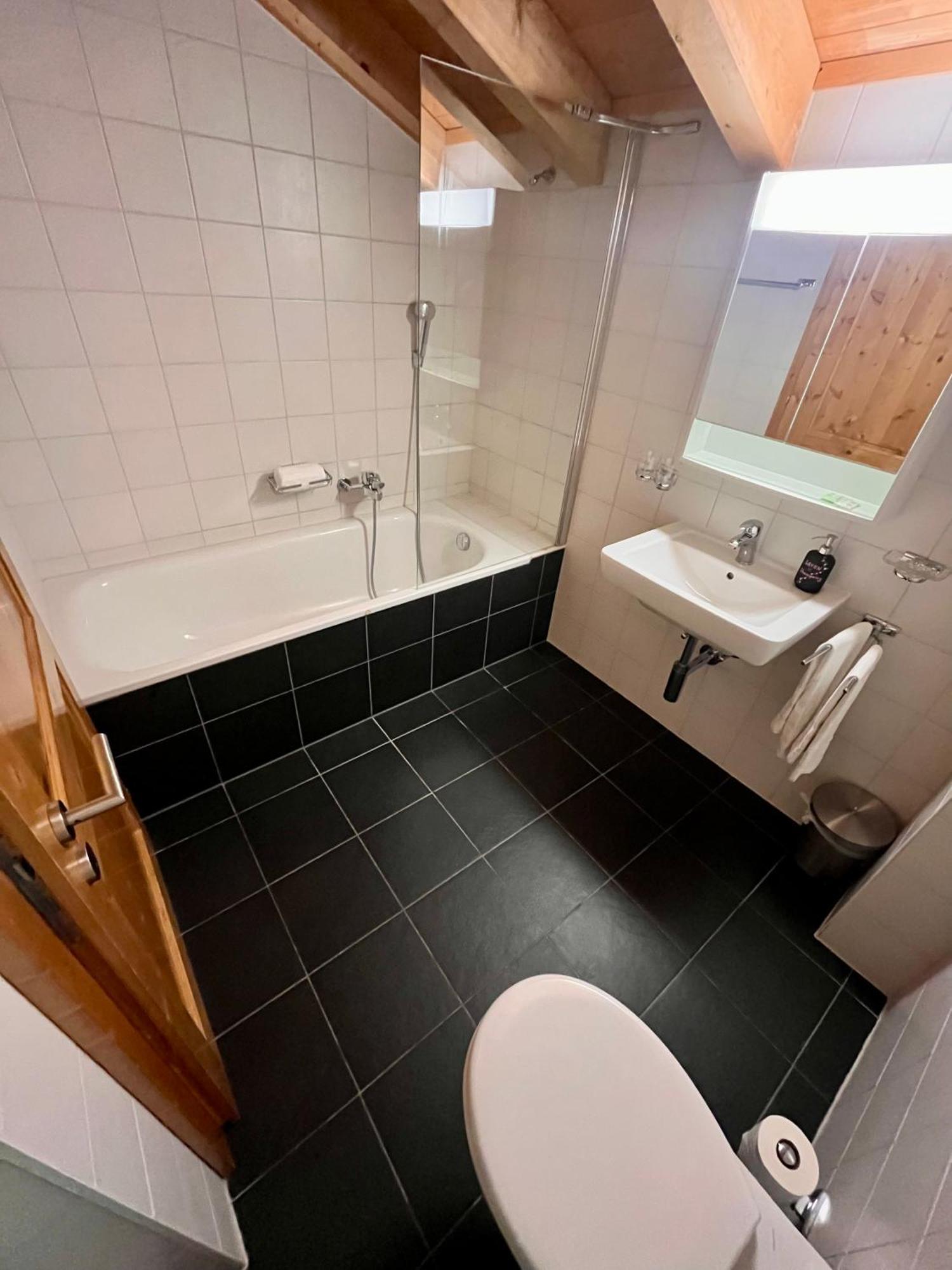 Aparthotel Mountain River Resort Val d'Illiez Bagian luar foto