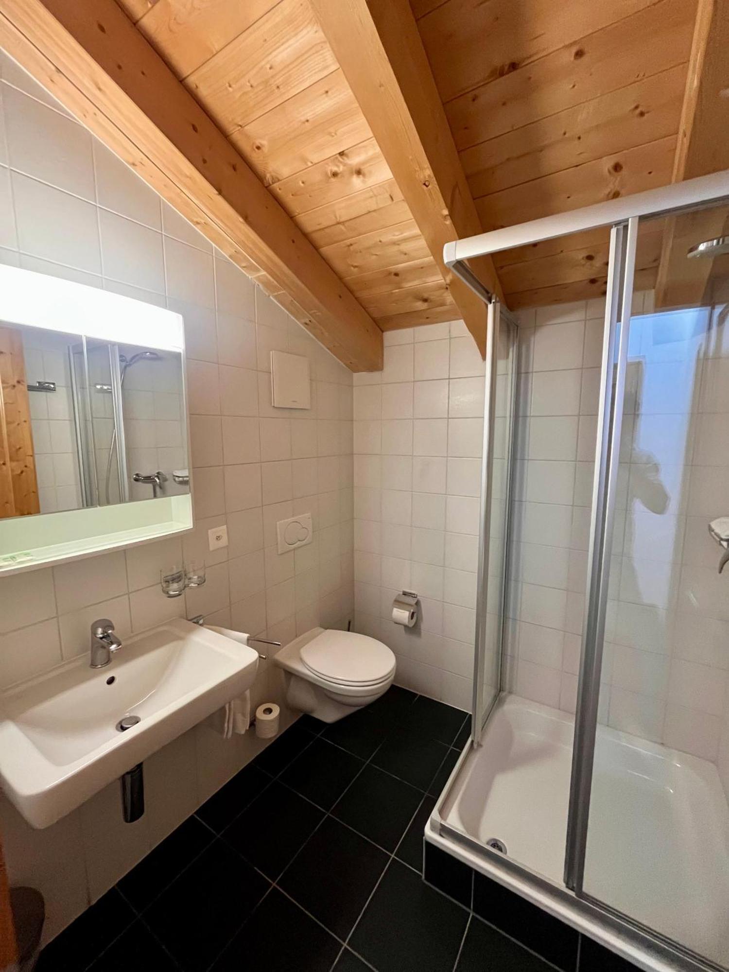 Aparthotel Mountain River Resort Val d'Illiez Bagian luar foto