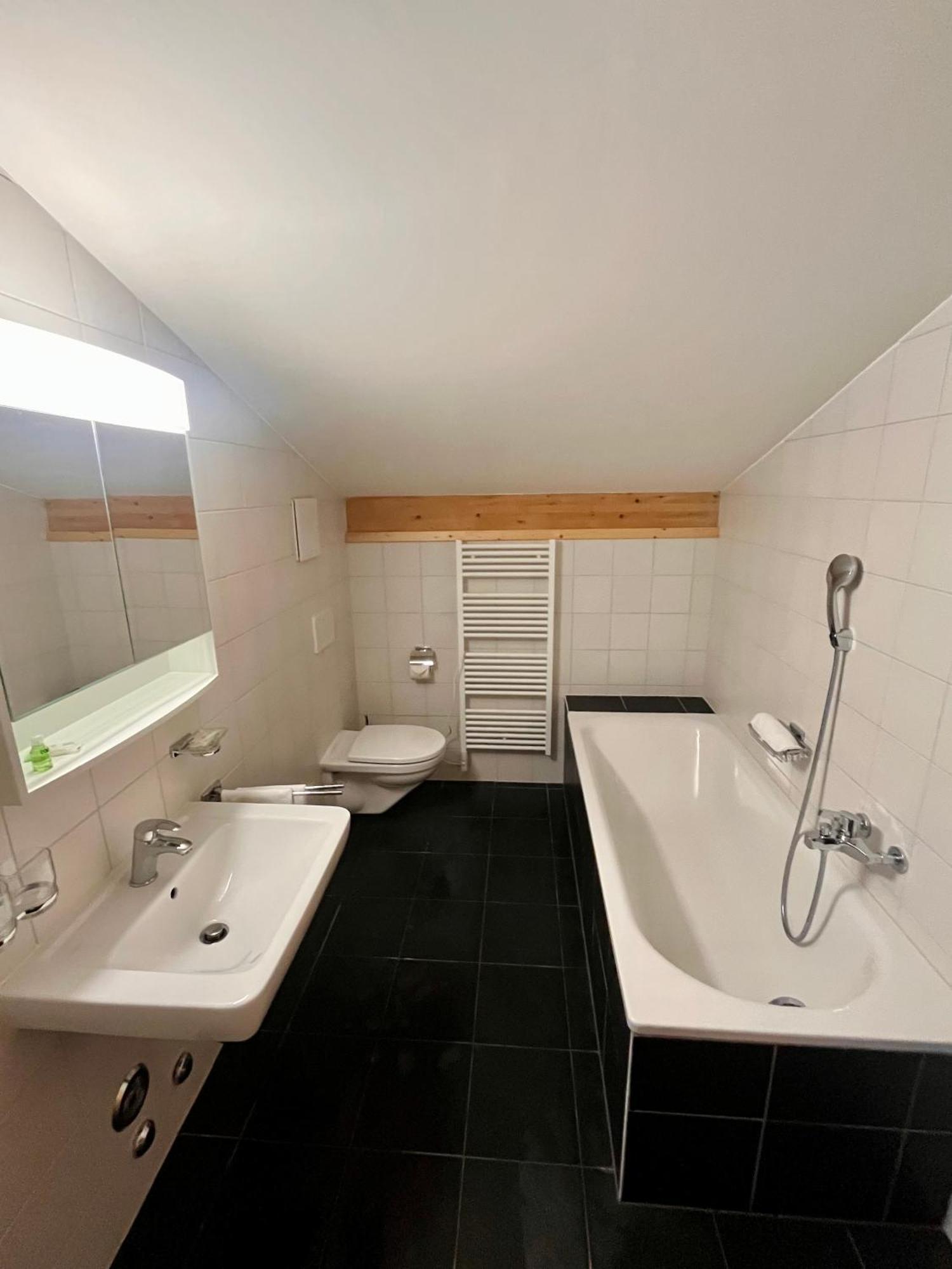 Aparthotel Mountain River Resort Val d'Illiez Bagian luar foto